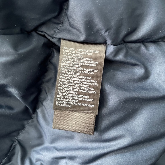 The North Face Women's Navy winter Jacket - Picture 9 of 13